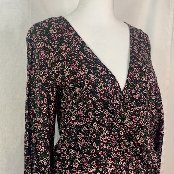 Forever 21 Black Floral Long Sleeved Romper- NWT - Picture 7 of 13